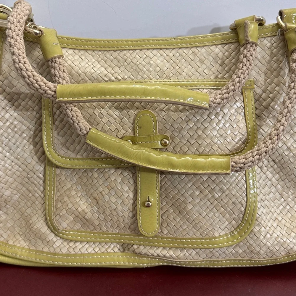 Vintage Liz Claiborne Cream and light Green (avocado) Hand Bag